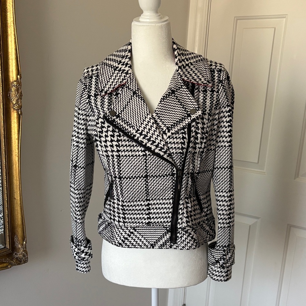 White House Black Market Black & White Houndstooth Blazer Jacket